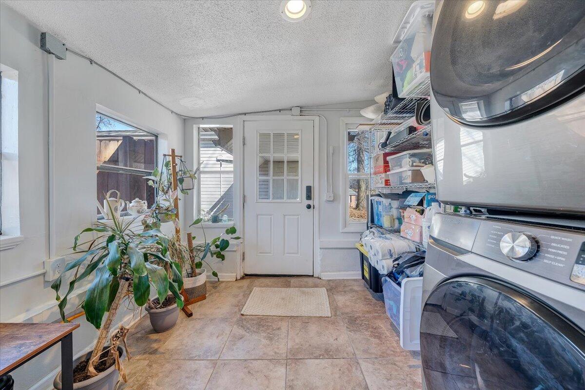 29 Corbett ST