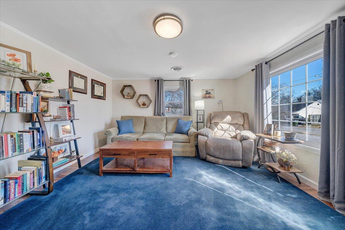 29 Corbett ST