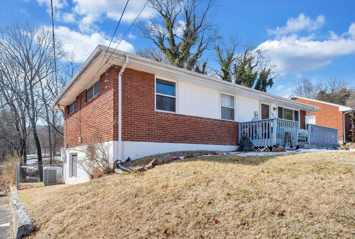 1019 Rosemary AVE SE