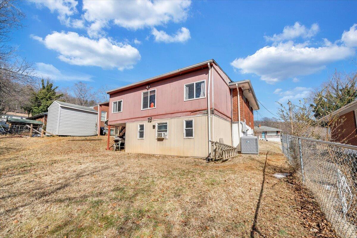 1019 Rosemary AVE SE