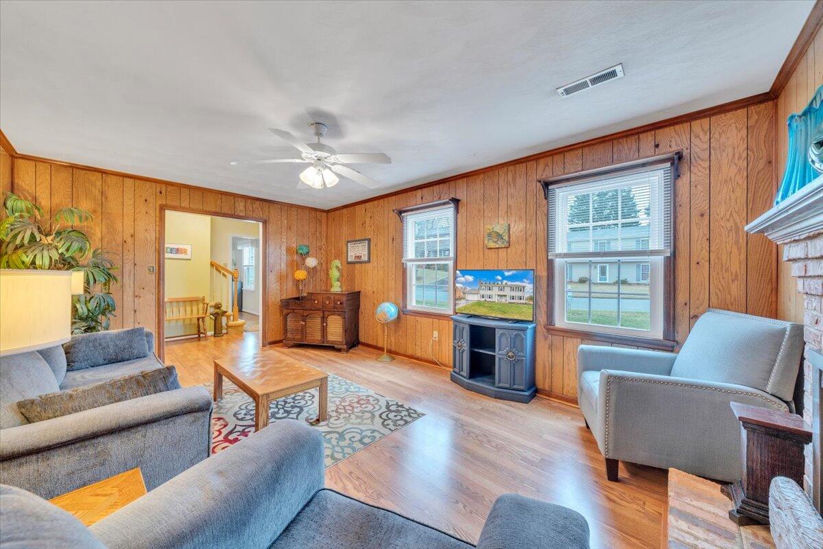 419 Rebecca LN