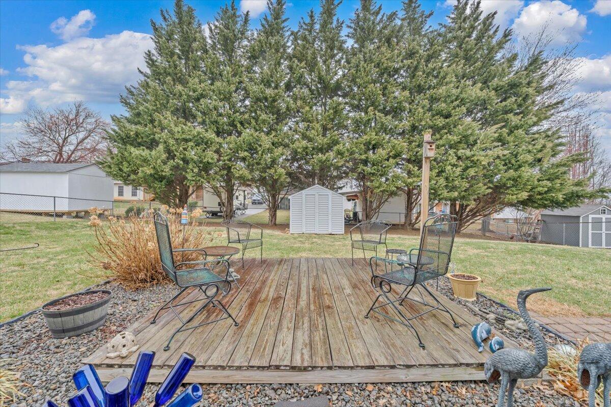 419 Rebecca LN
