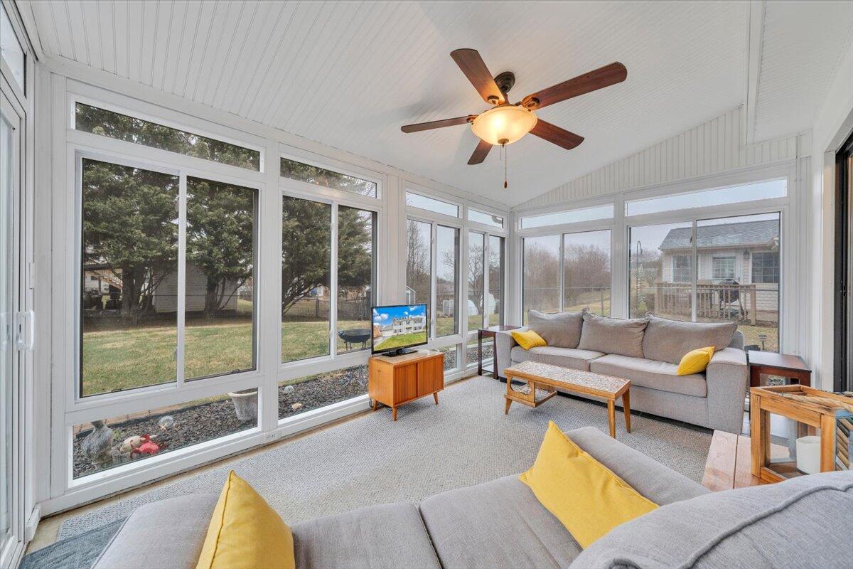 419 Rebecca LN