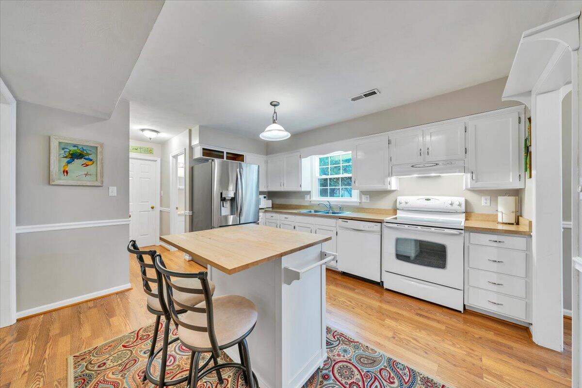419 Rebecca LN