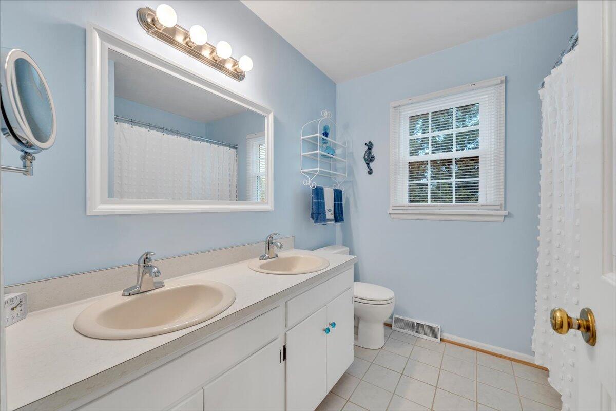 419 Rebecca LN