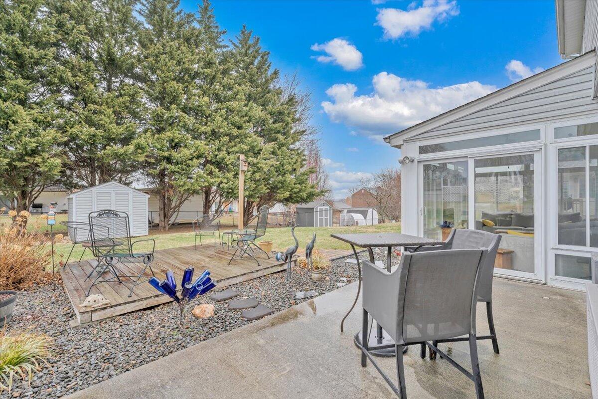 419 Rebecca LN
