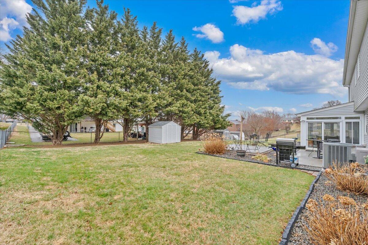 419 Rebecca LN