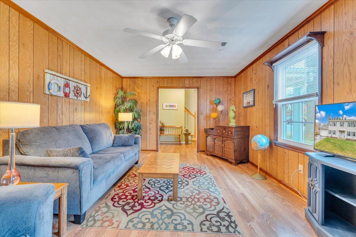 419 Rebecca LN