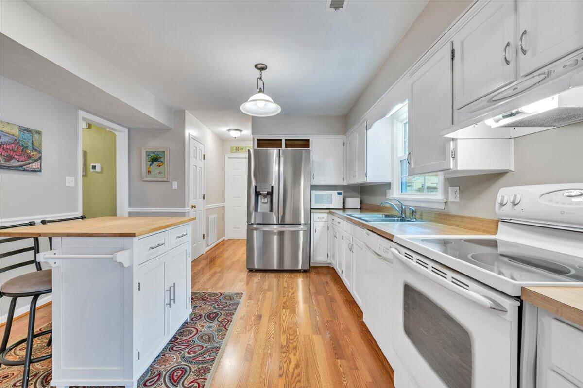 419 Rebecca LN