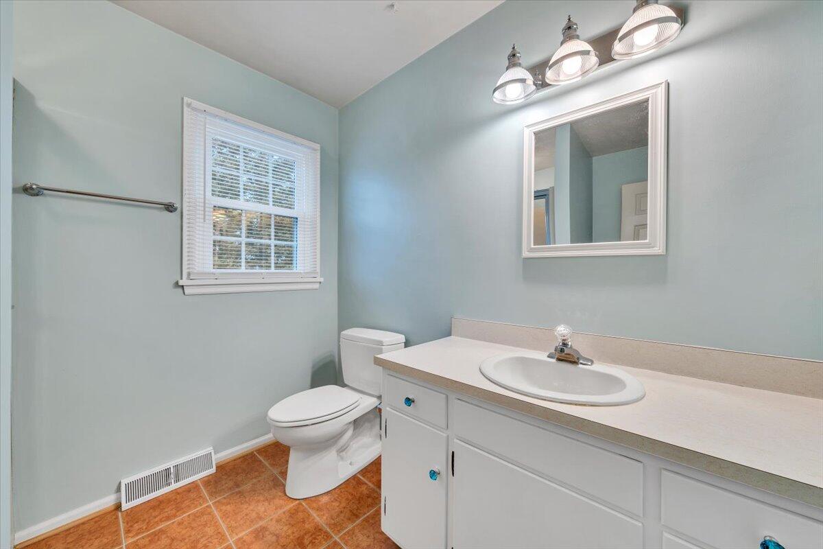 419 Rebecca LN