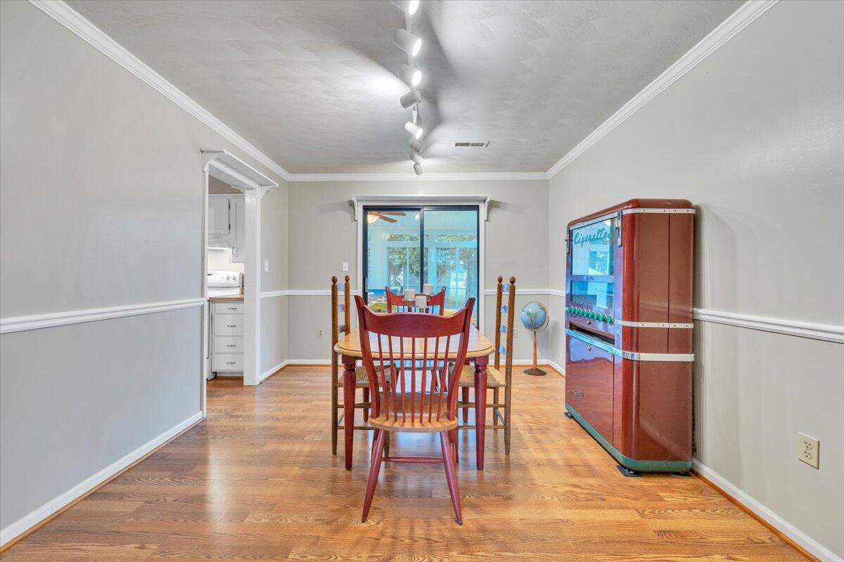 419 Rebecca LN