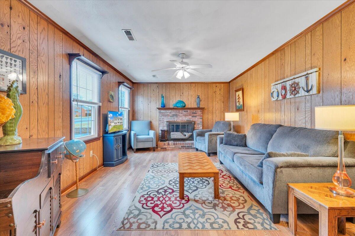 419 Rebecca LN