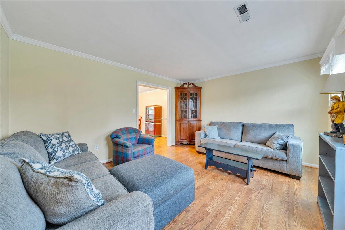 419 Rebecca LN