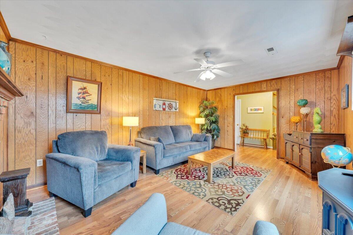 419 Rebecca LN