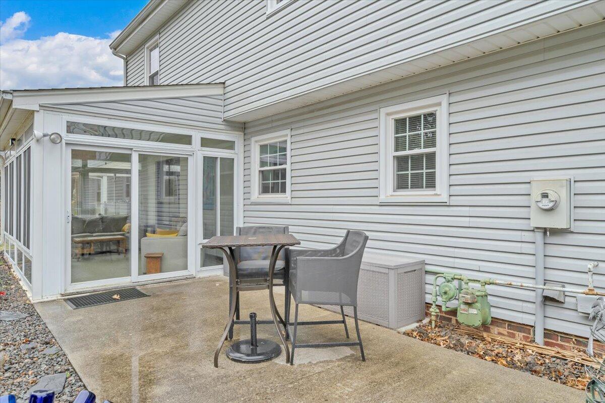 419 Rebecca LN