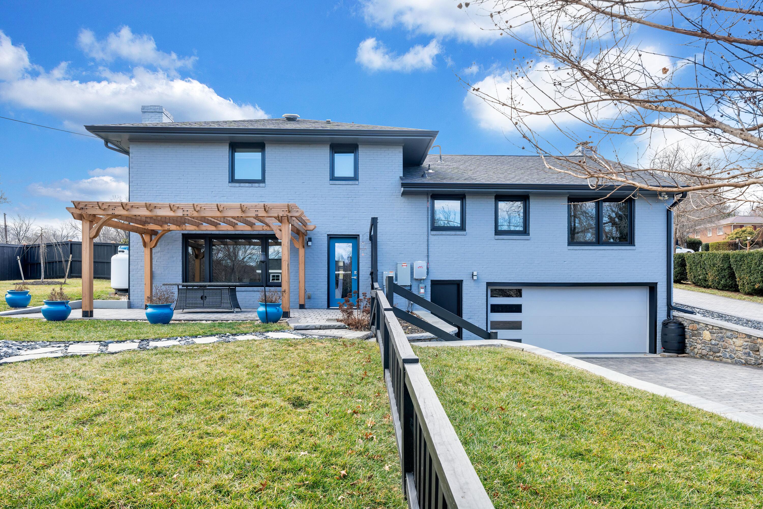 2352 Cantle LN
