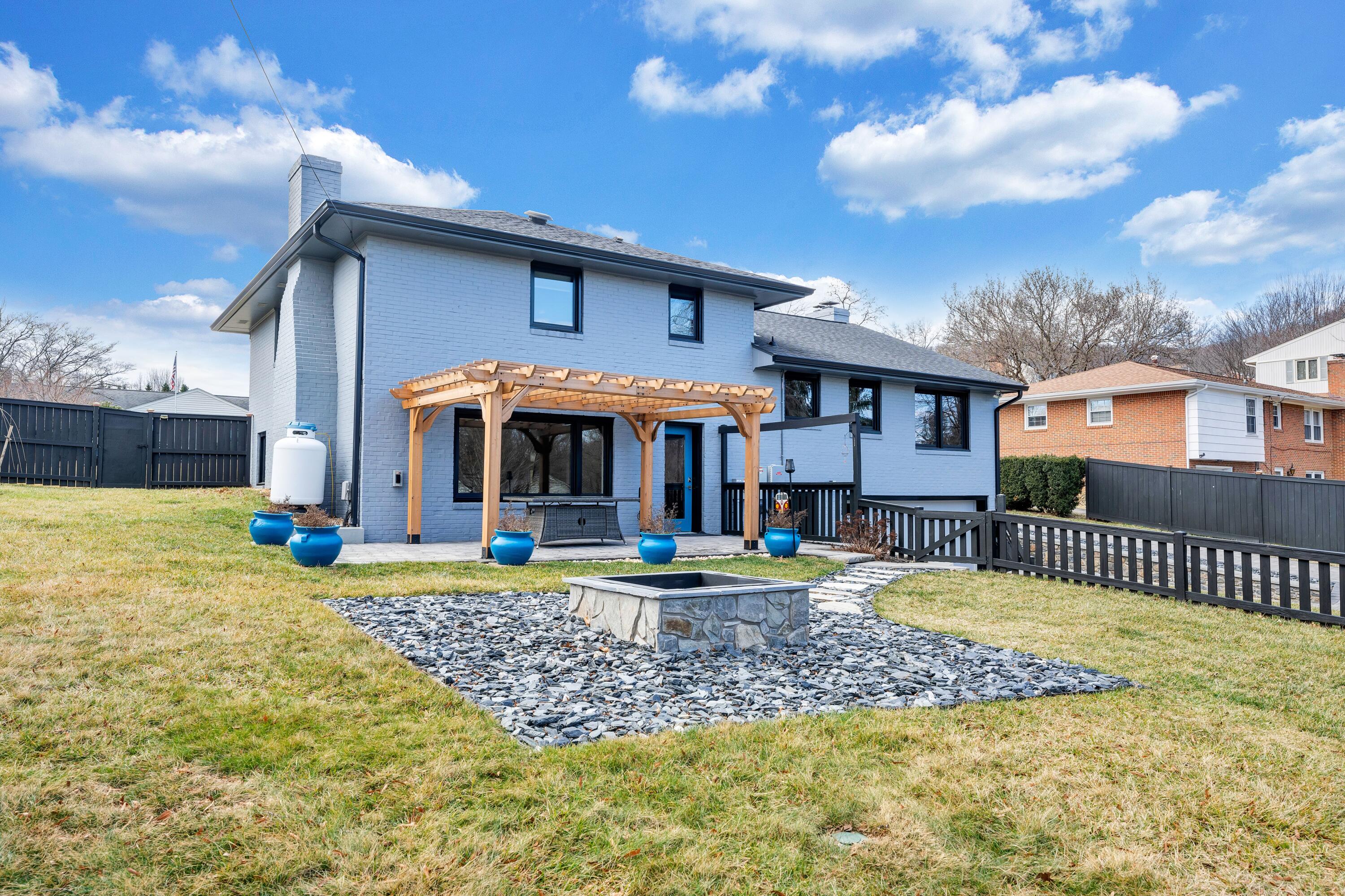 2352 Cantle LN