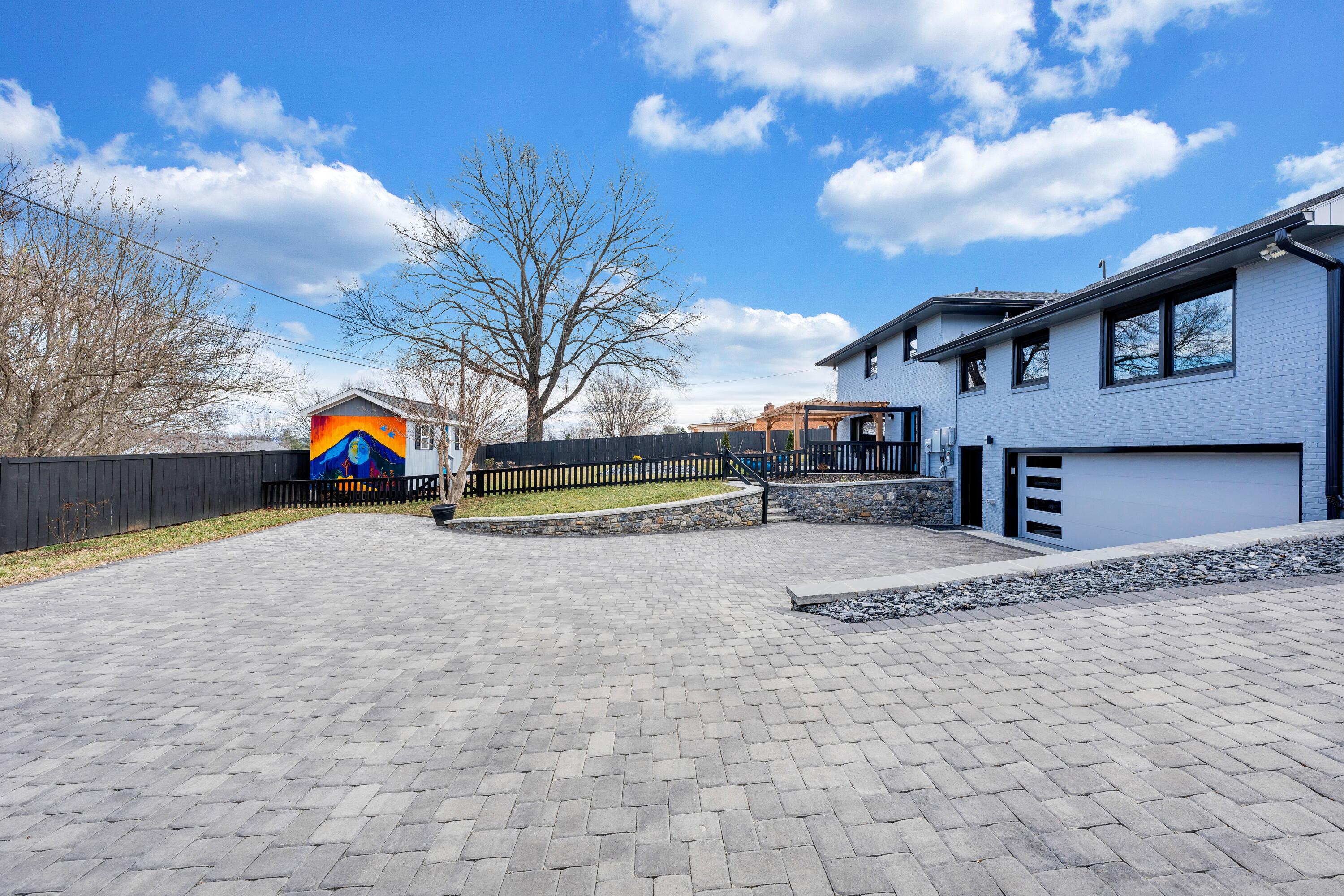 2352 Cantle LN
