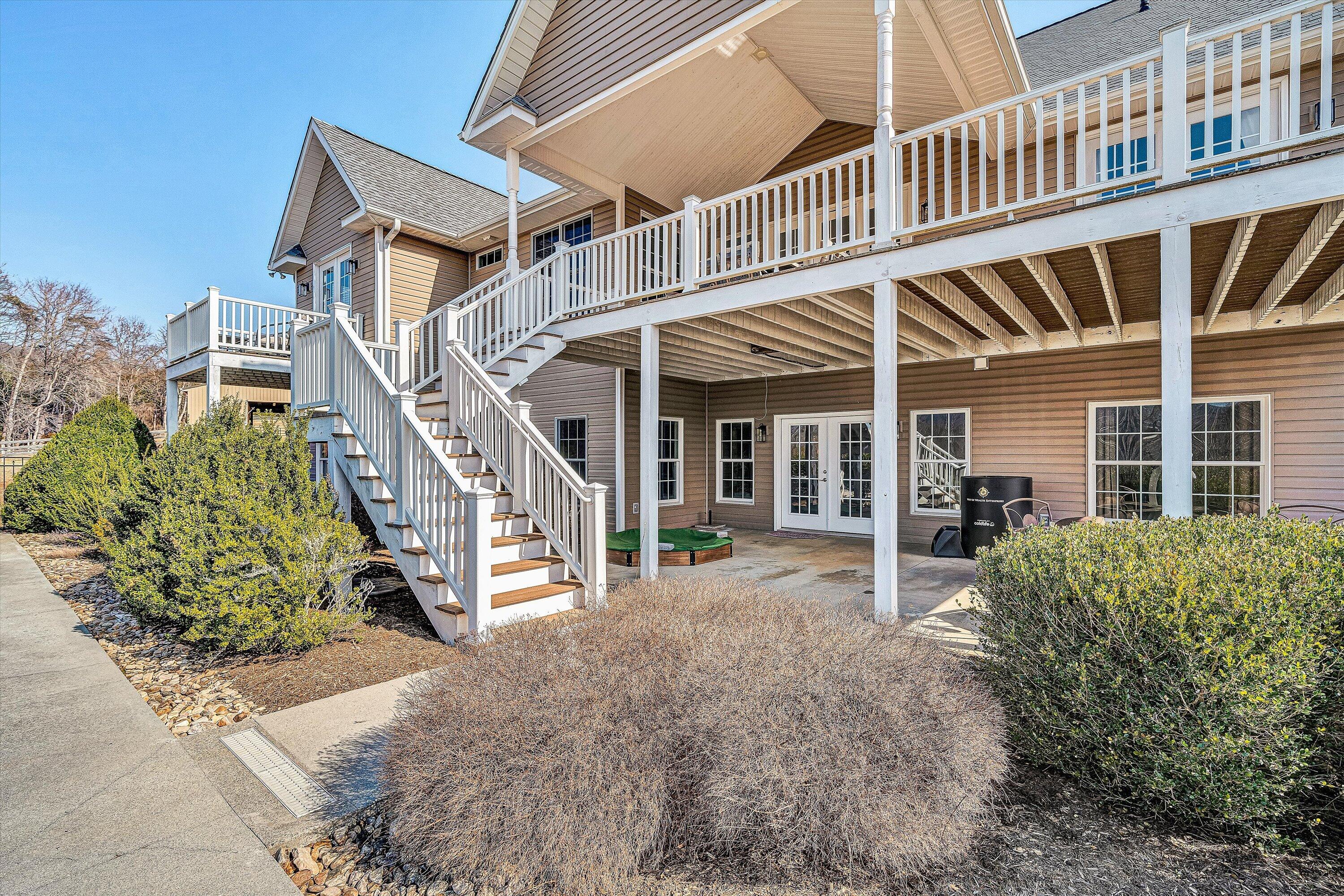 323 DEERBERRY LN