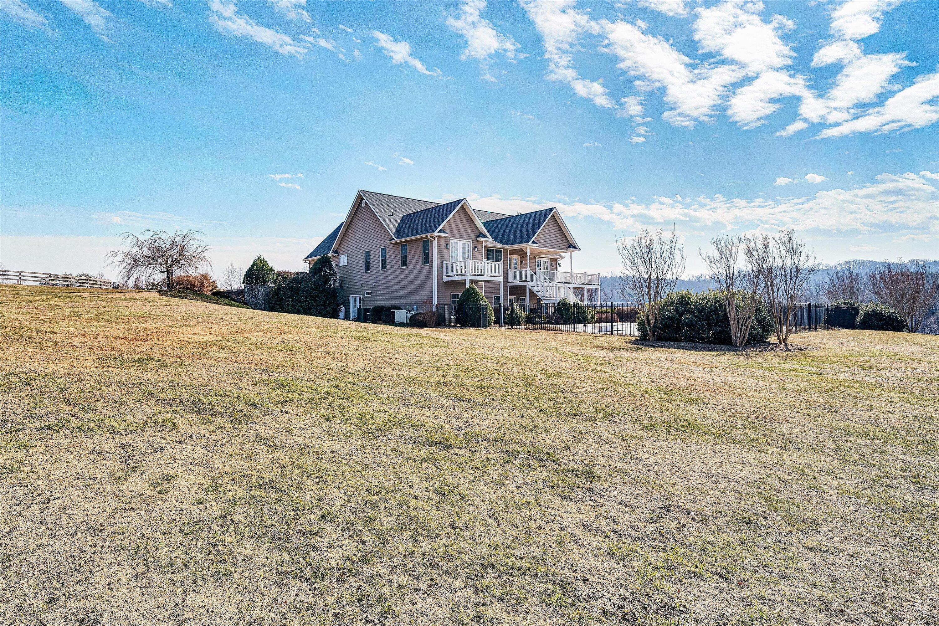 323 DEERBERRY LN