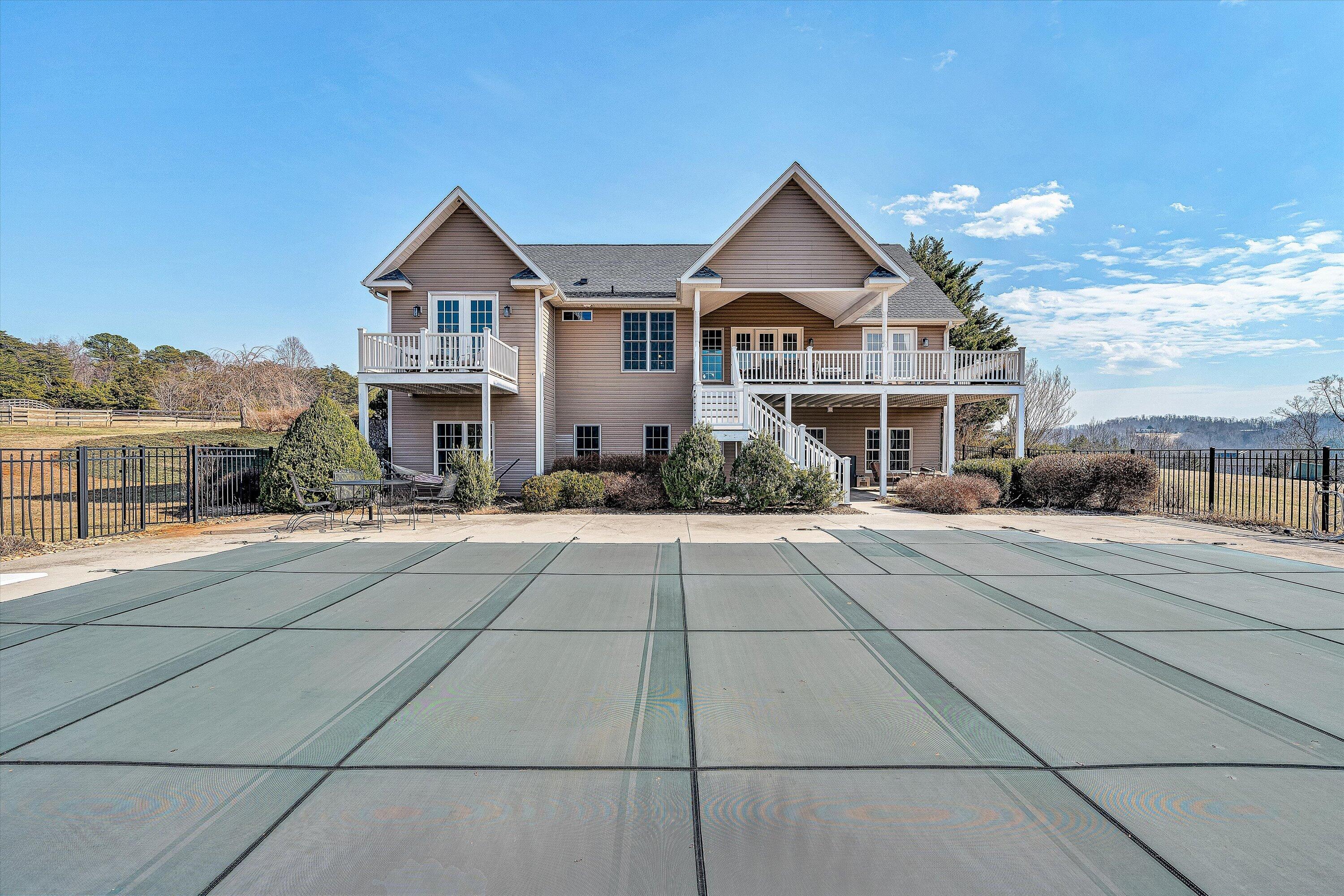 323 DEERBERRY LN