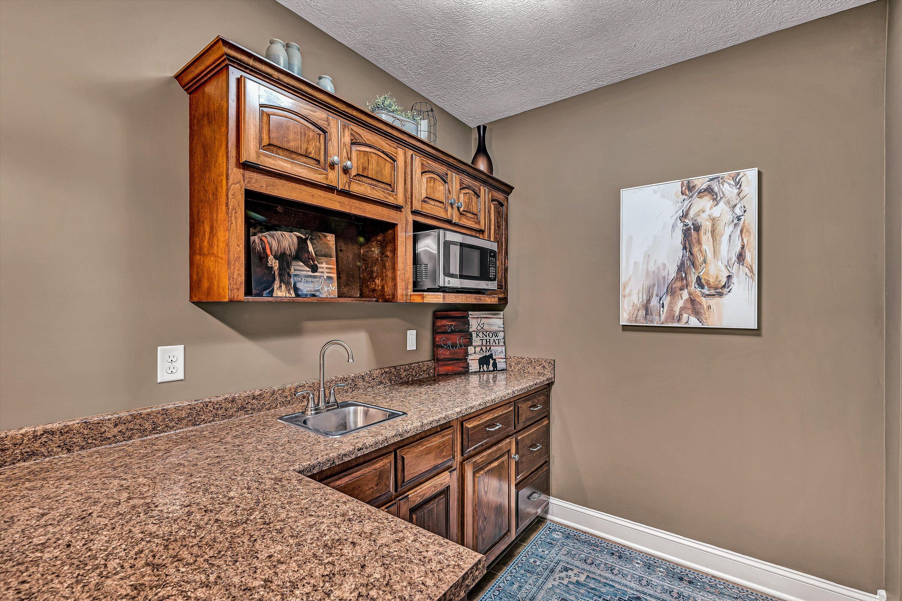 323 DEERBERRY LN
