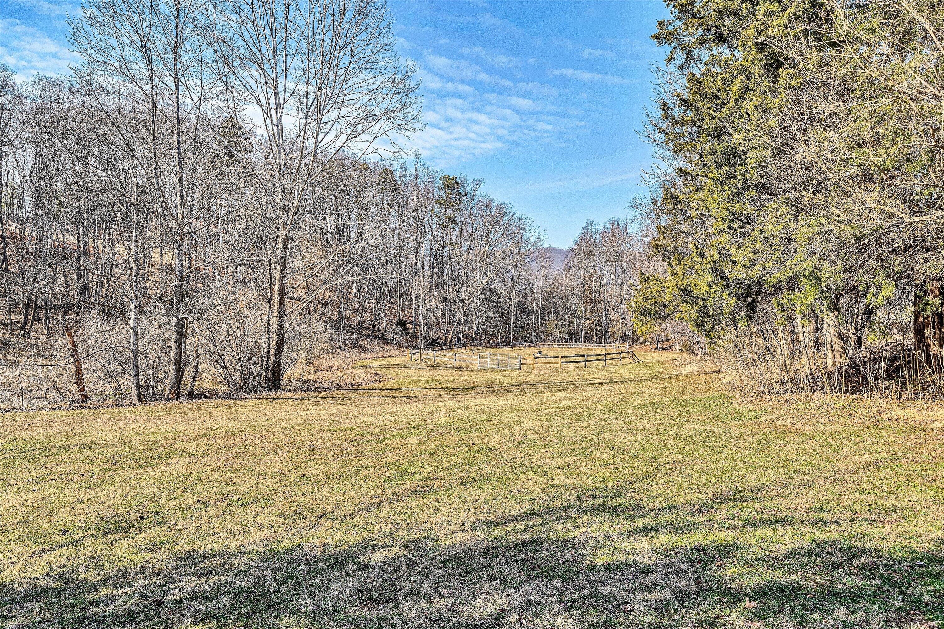 323 DEERBERRY LN
