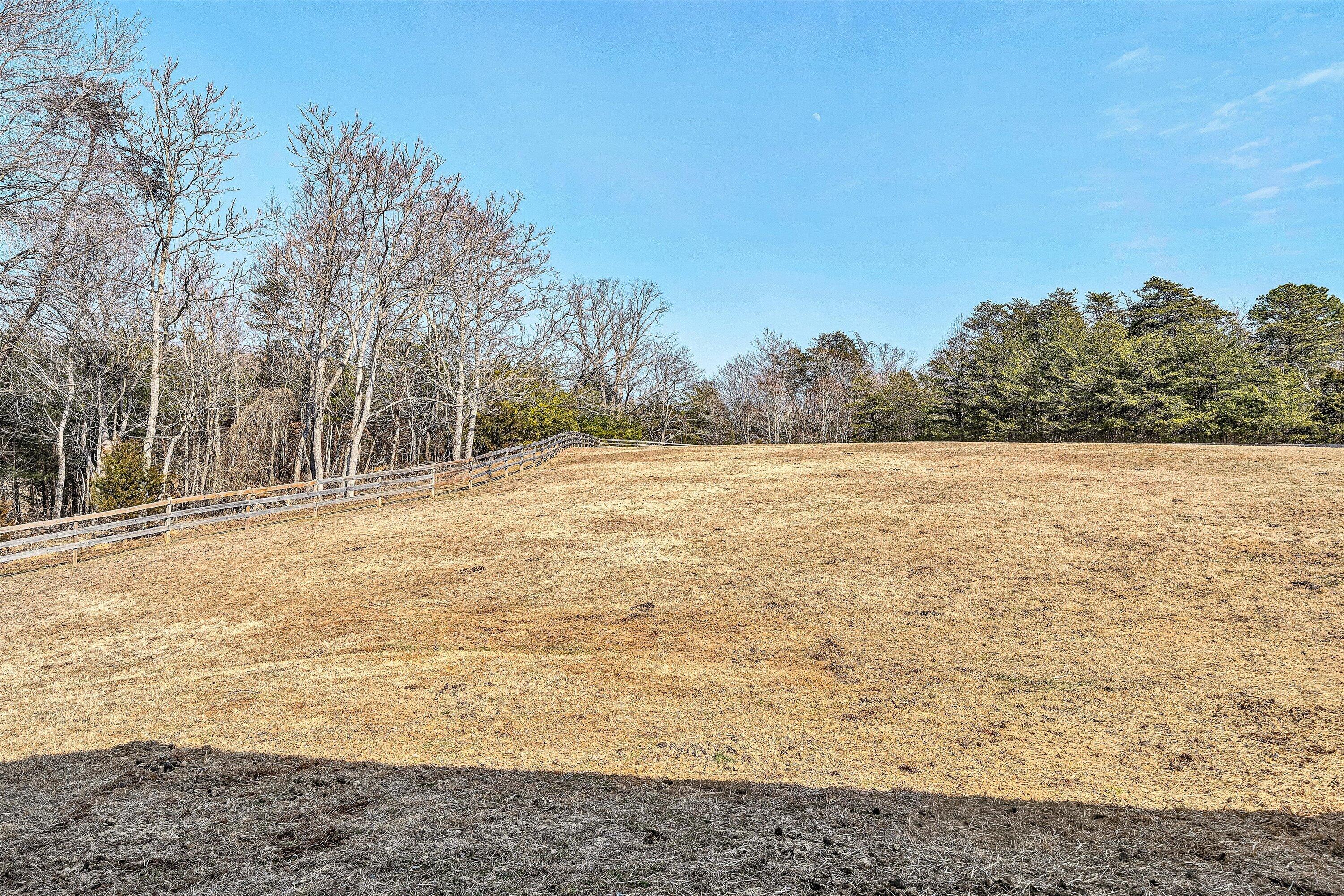 323 DEERBERRY LN