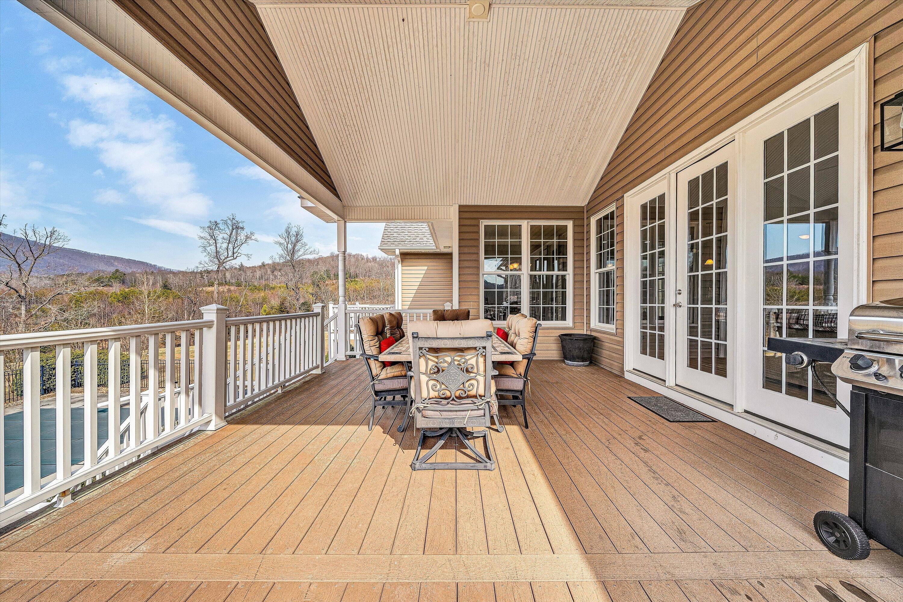 323 DEERBERRY LN