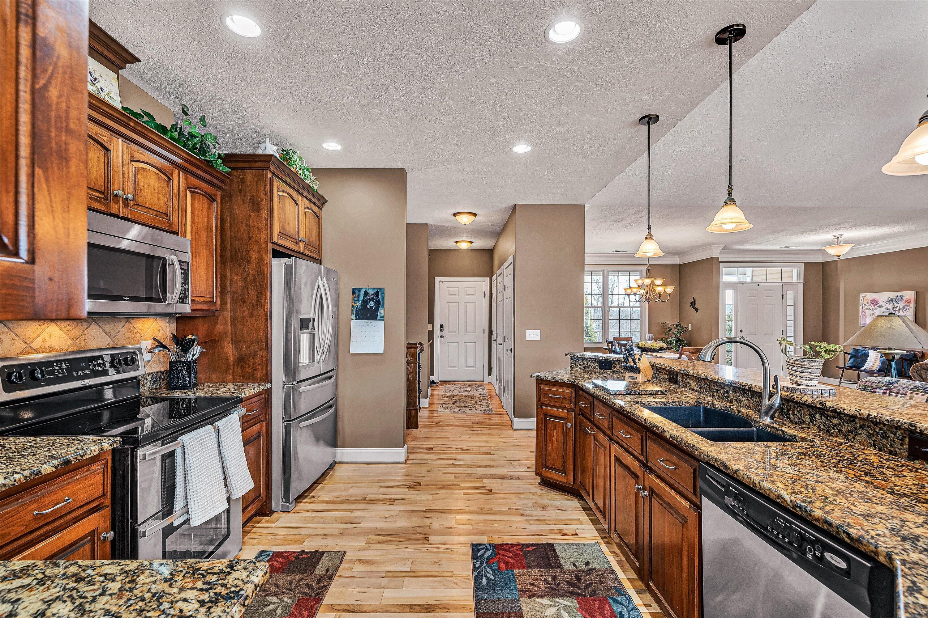 323 DEERBERRY LN
