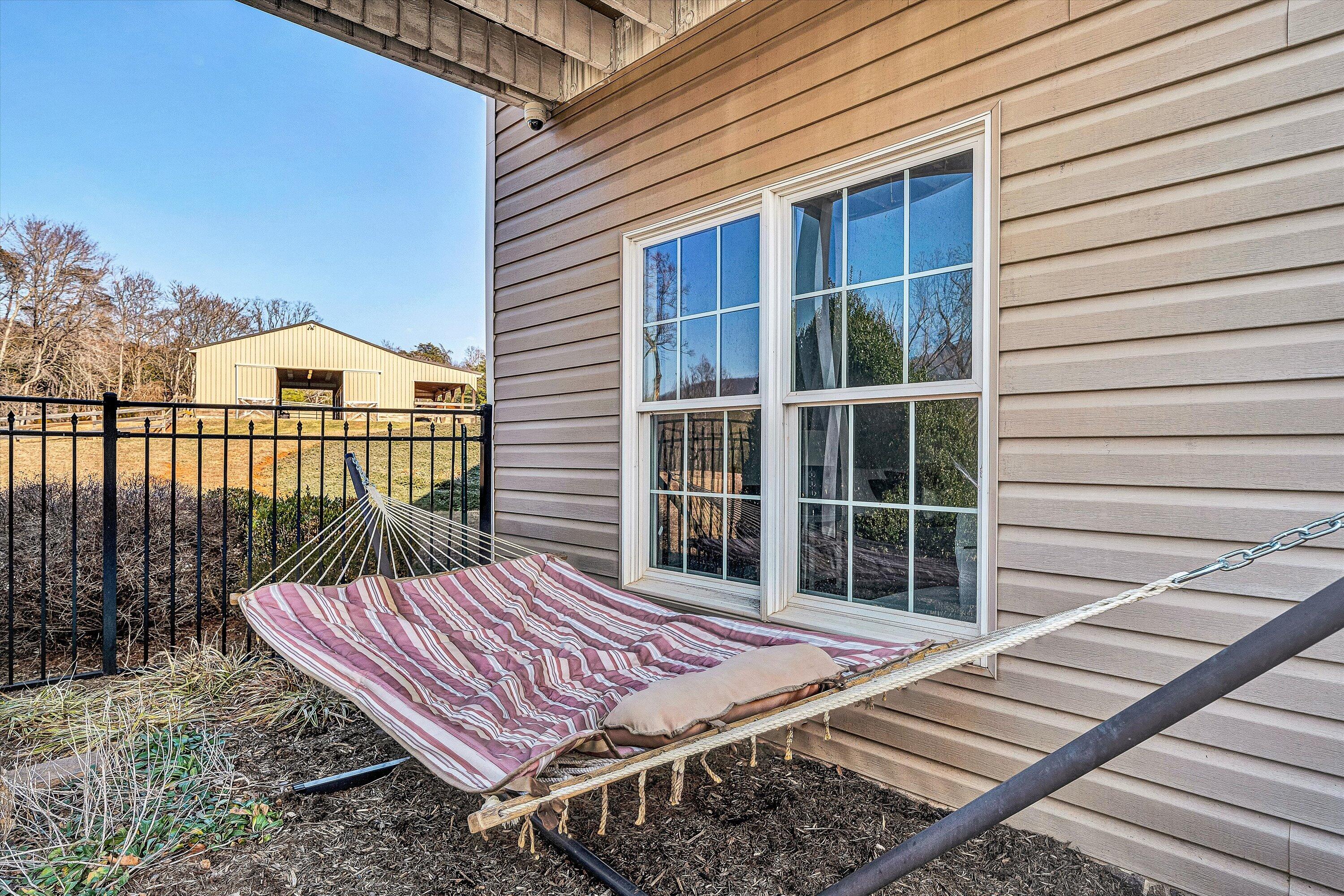 323 DEERBERRY LN
