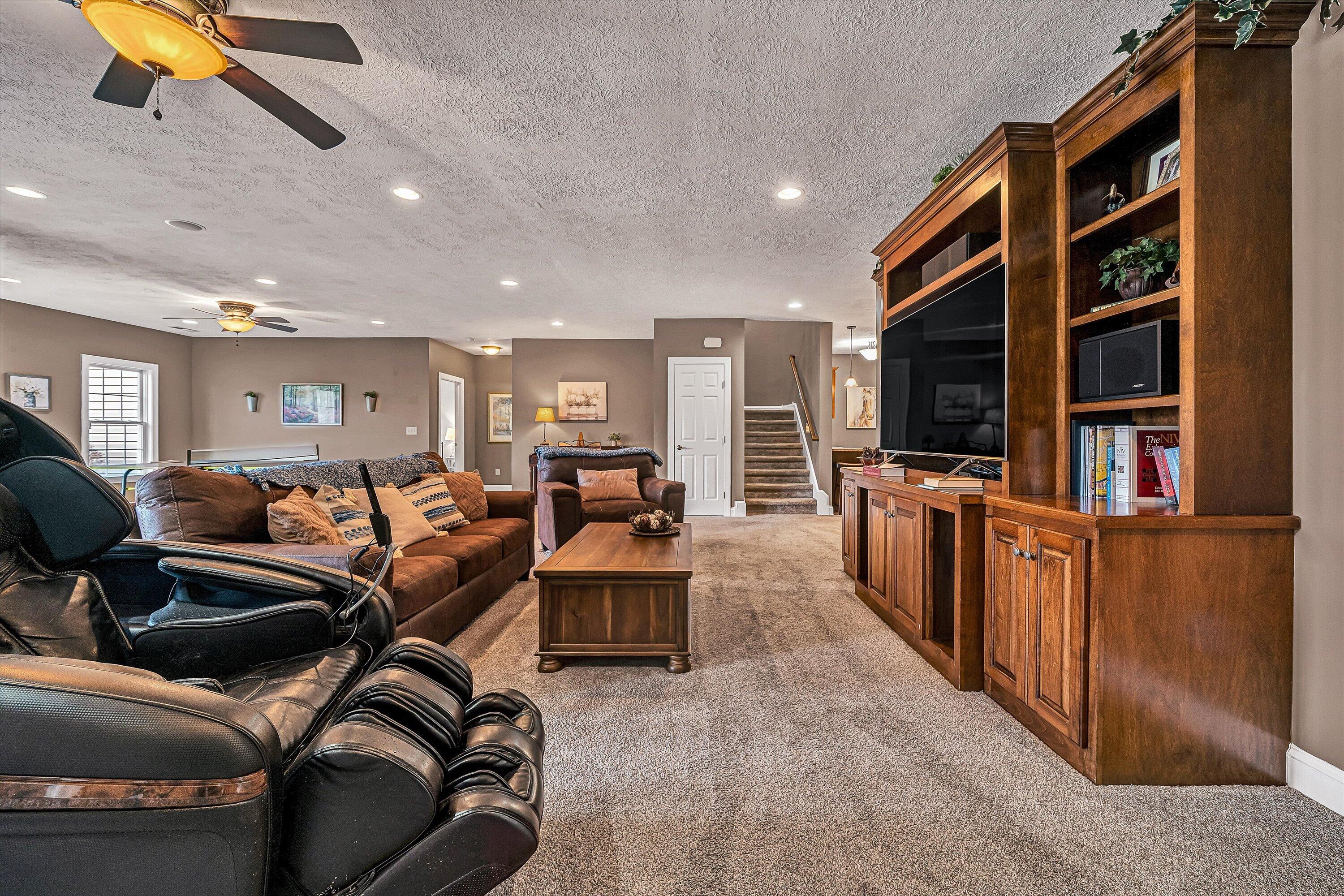 323 DEERBERRY LN