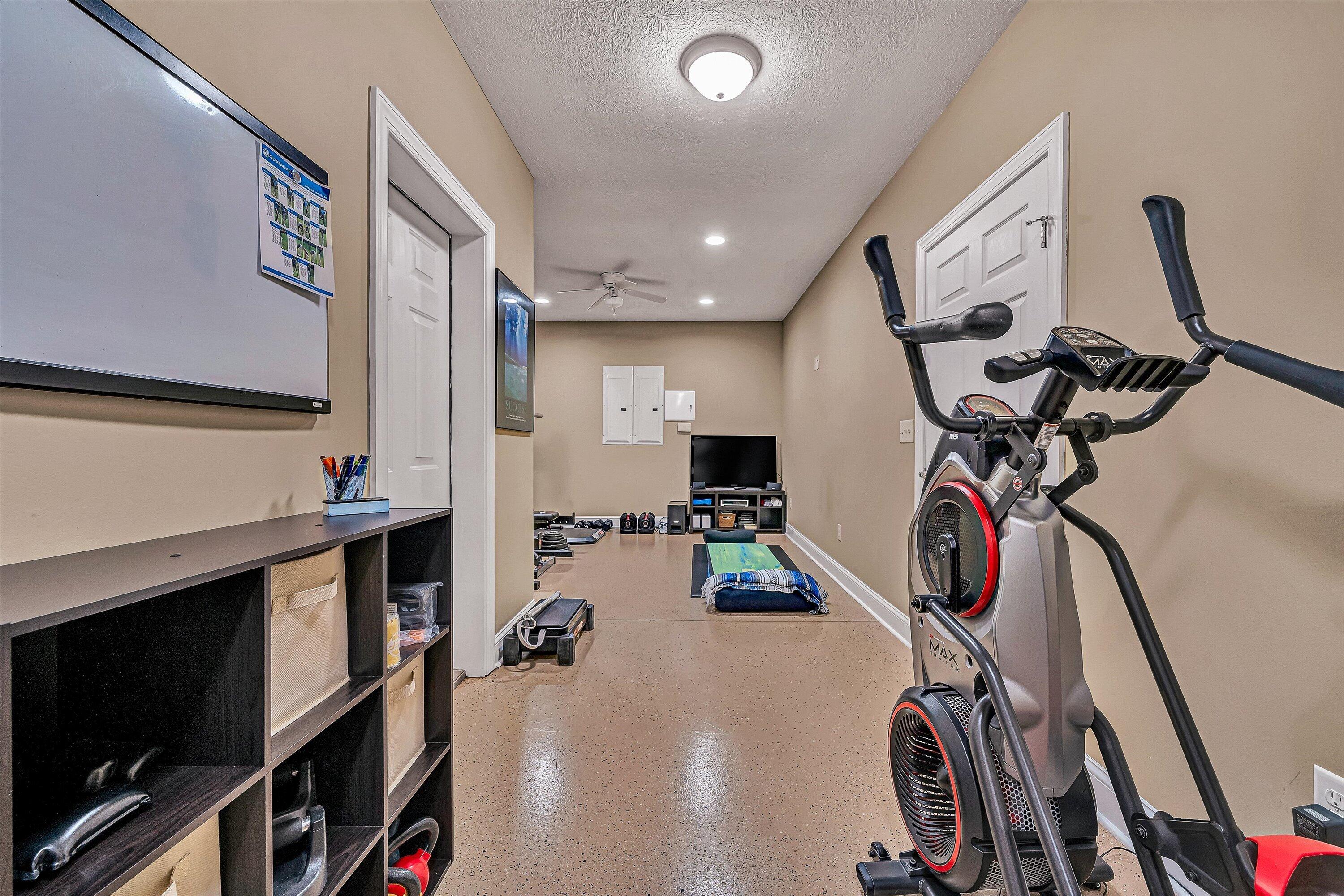 323 DEERBERRY LN