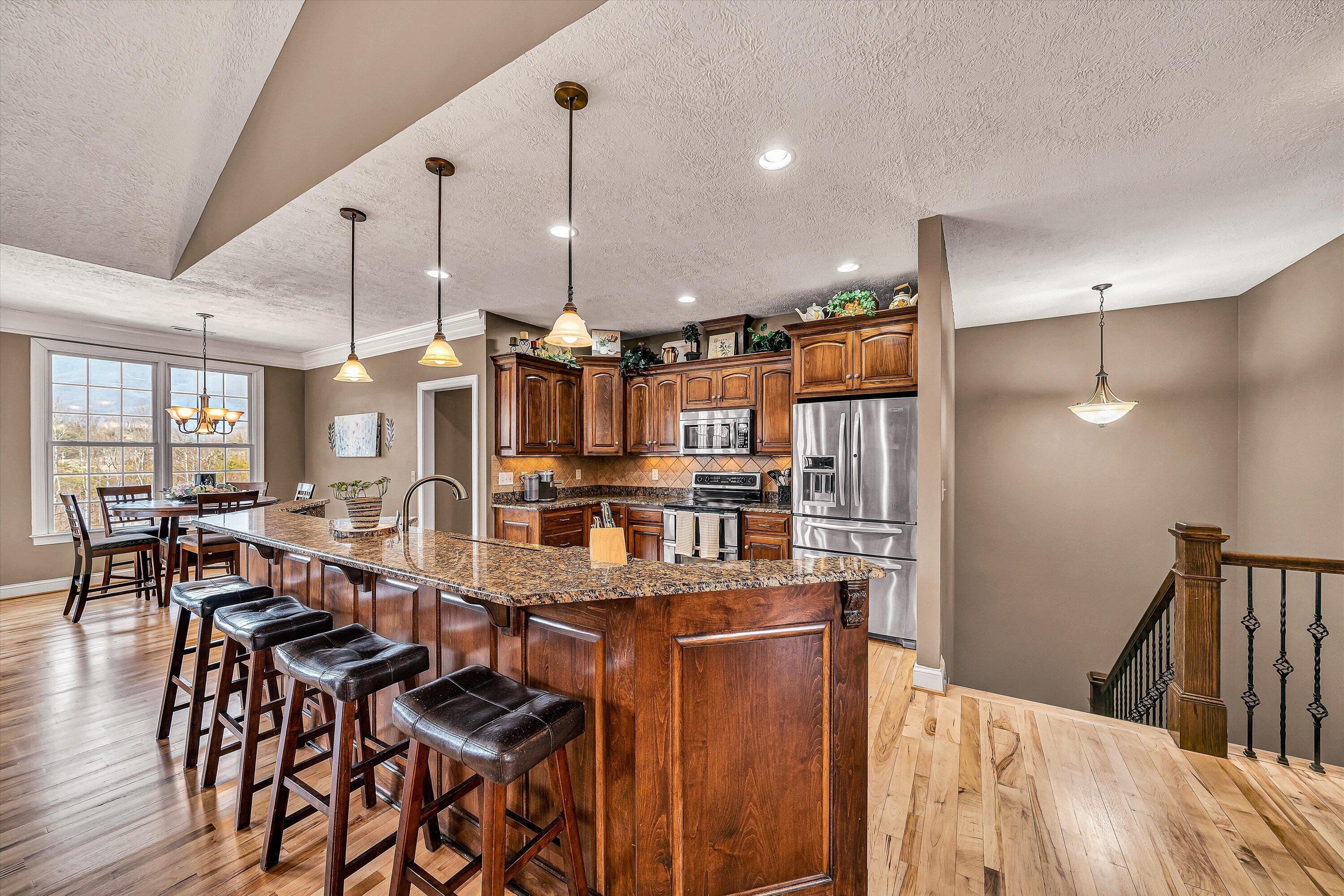 323 DEERBERRY LN