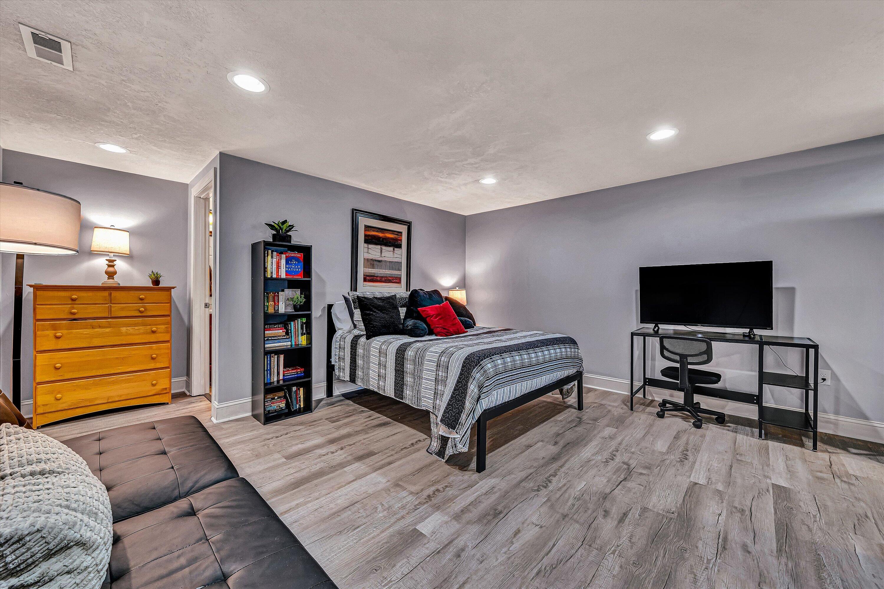 323 DEERBERRY LN