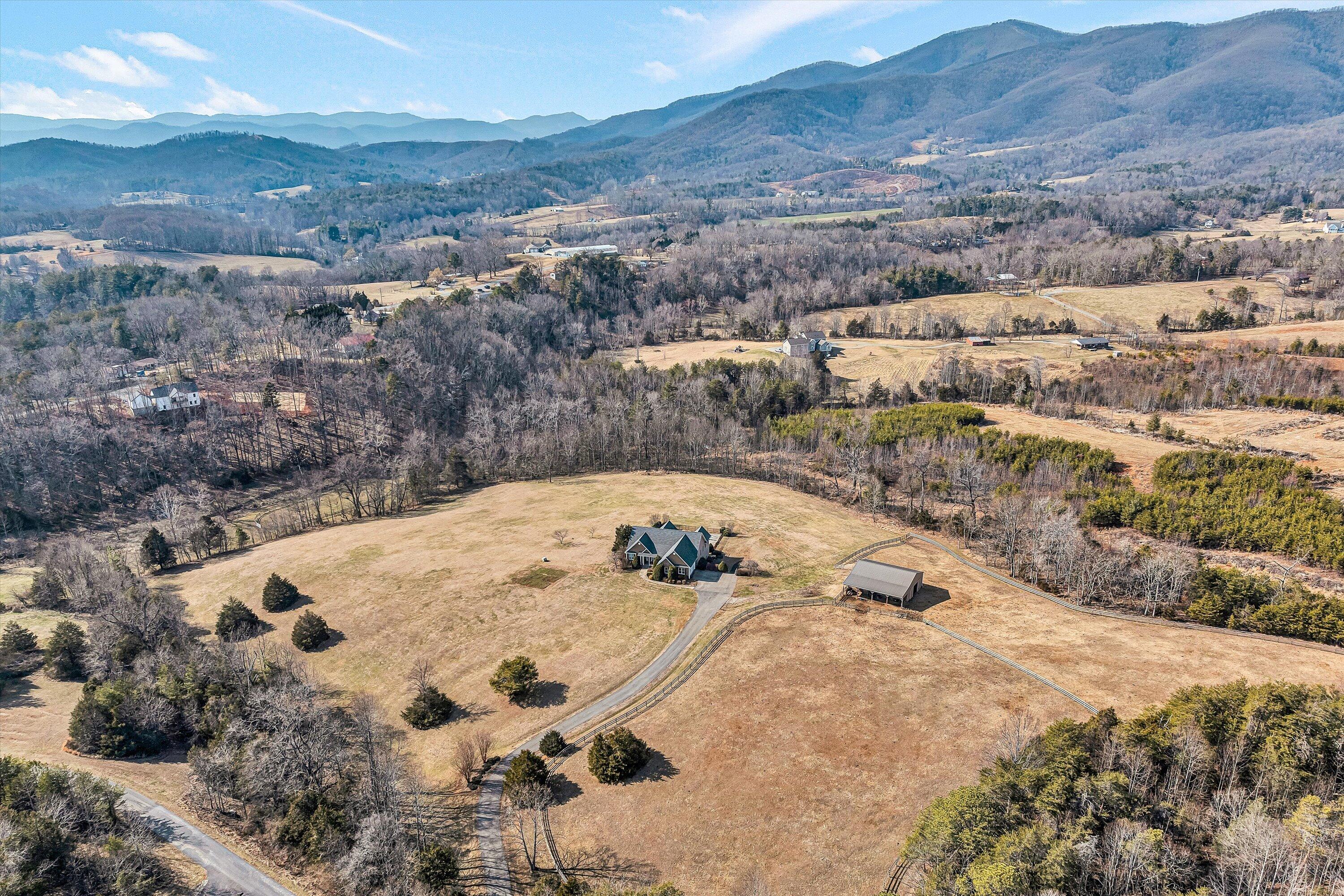 323 DEERBERRY LN
