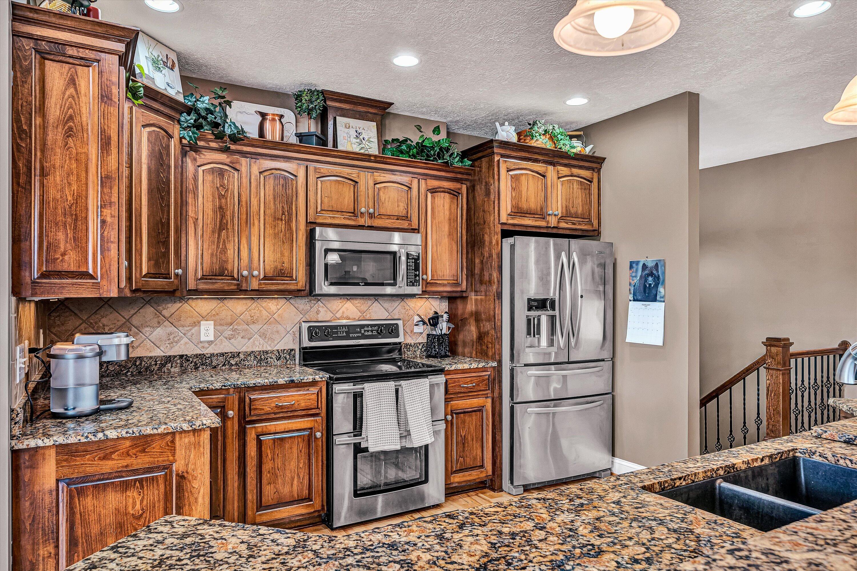 323 DEERBERRY LN