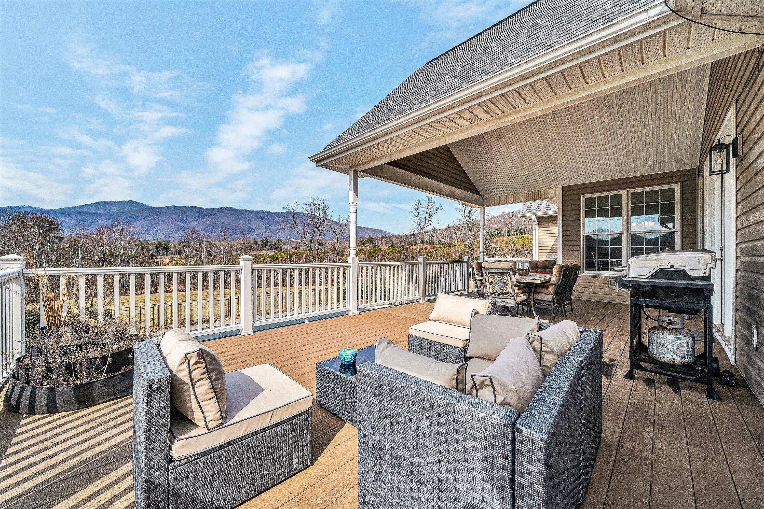 323 DEERBERRY LN