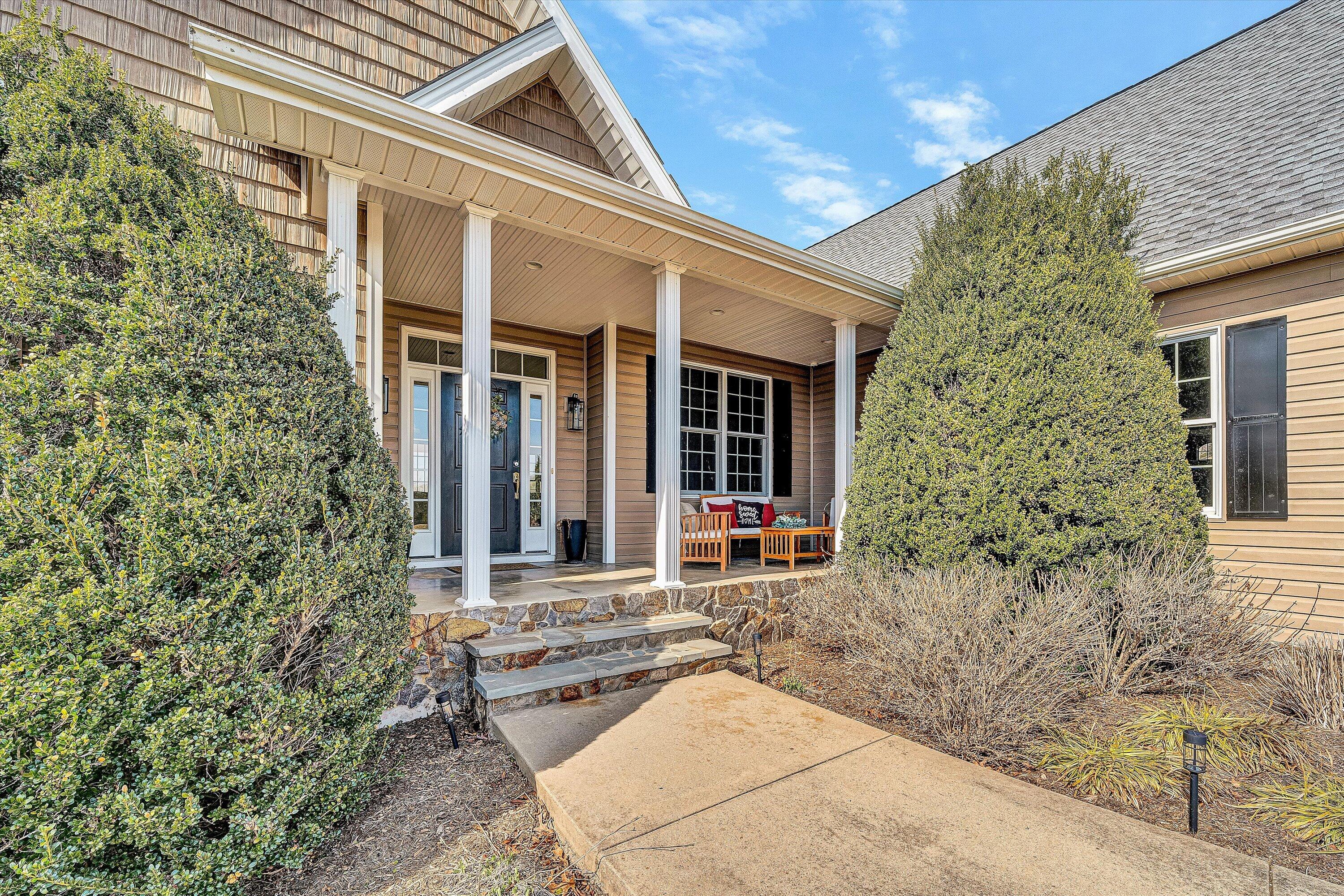 323 DEERBERRY LN