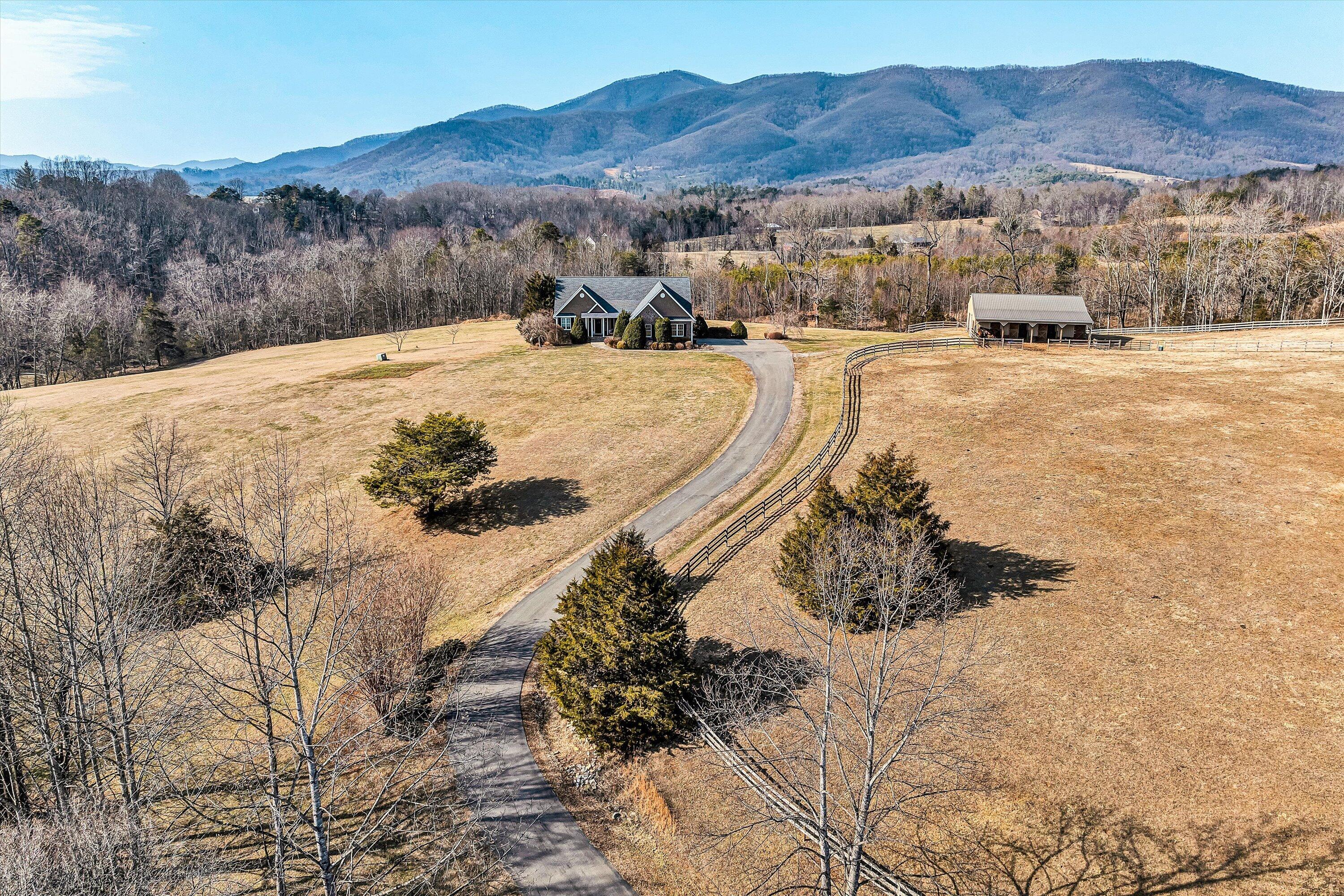 323 DEERBERRY LN