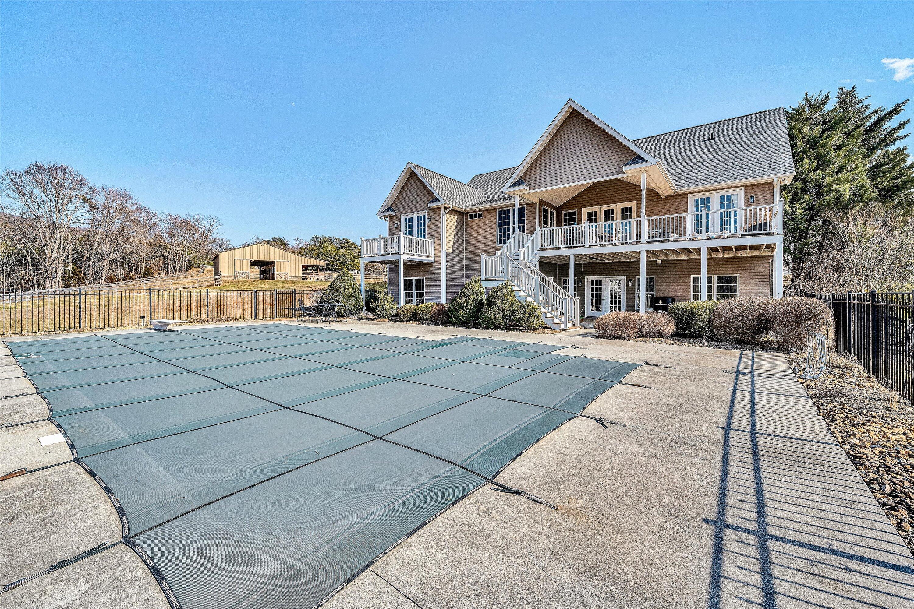 323 DEERBERRY LN
