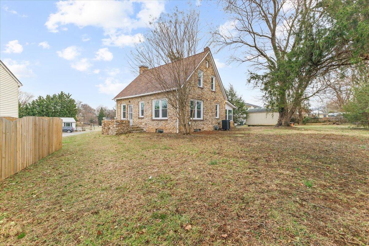 1705 Brad CT