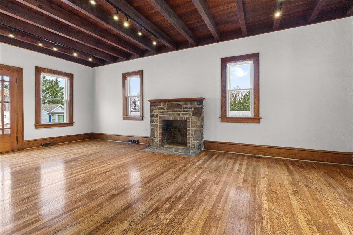1705 Brad CT