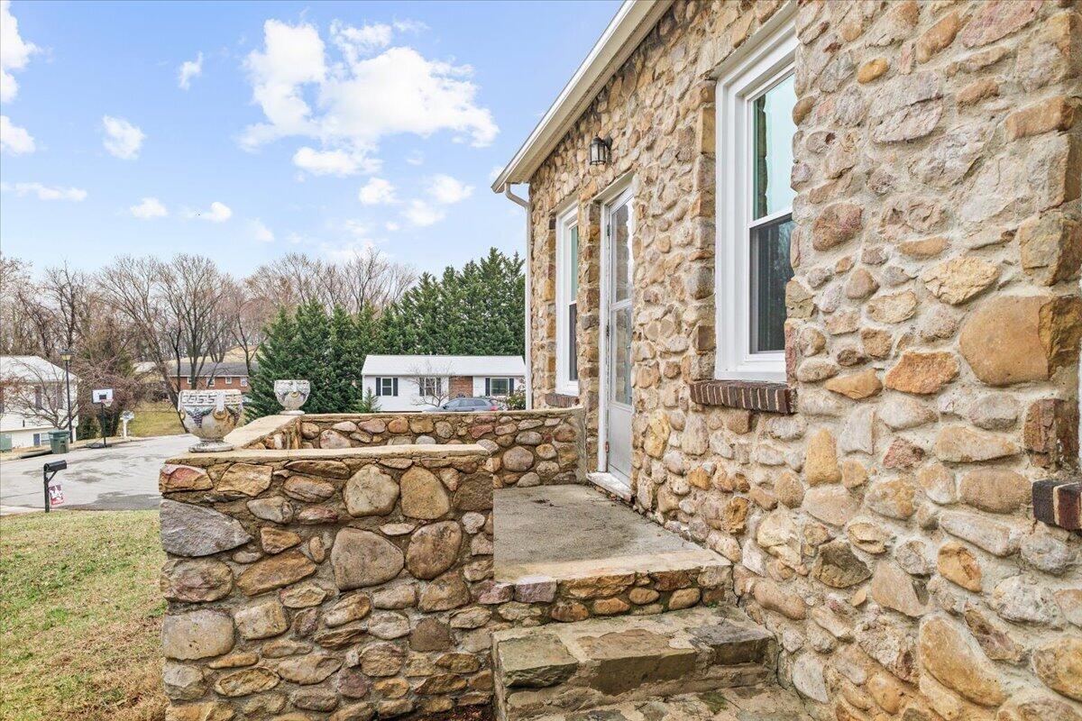 1705 Brad CT