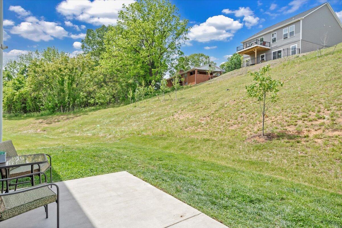 2130 Kings Walk DR NE