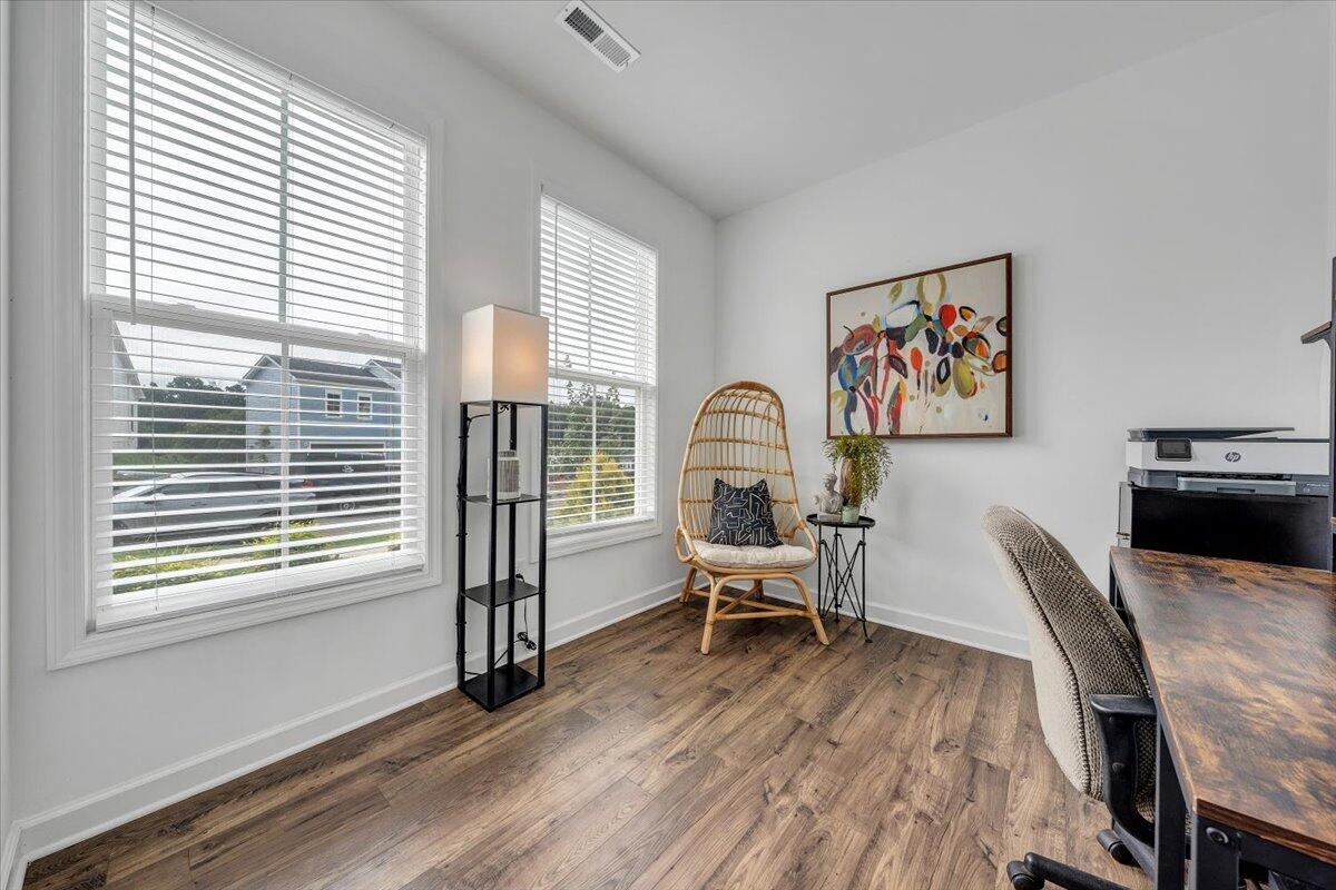 2130 Kings Walk DR NE