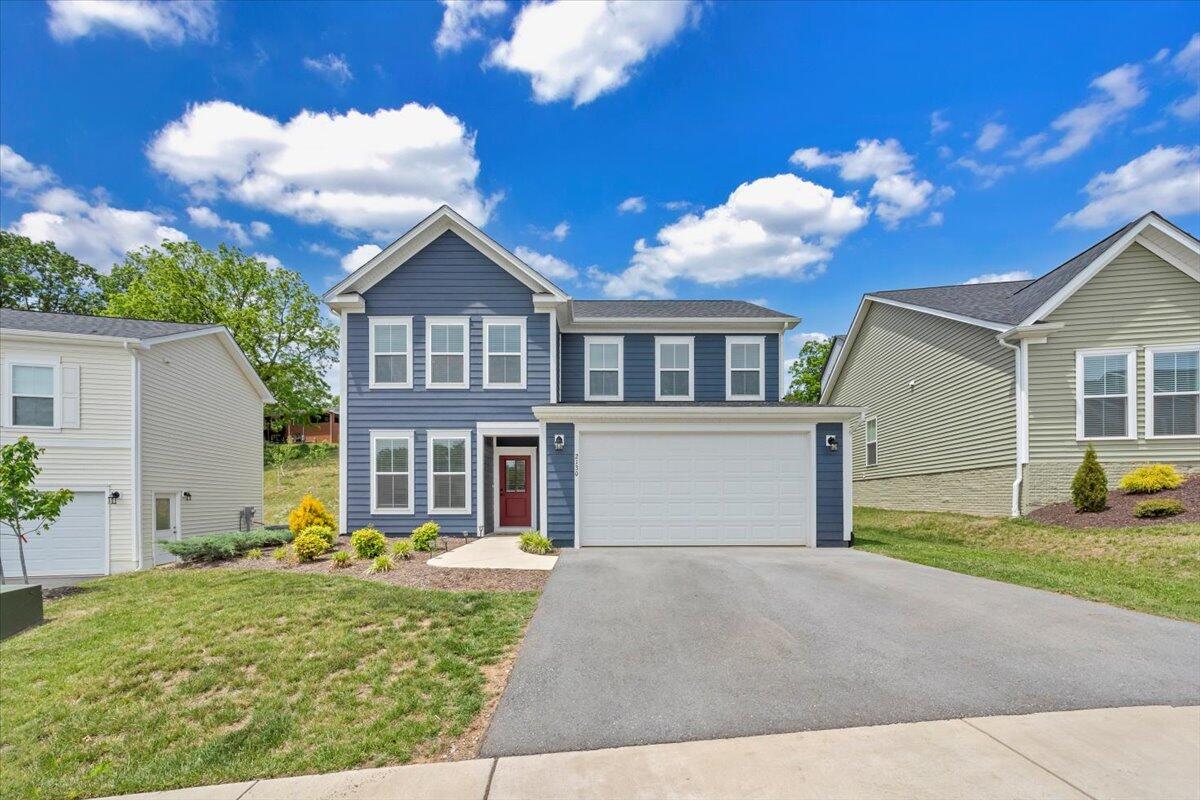 2130 Kings Walk DR NE