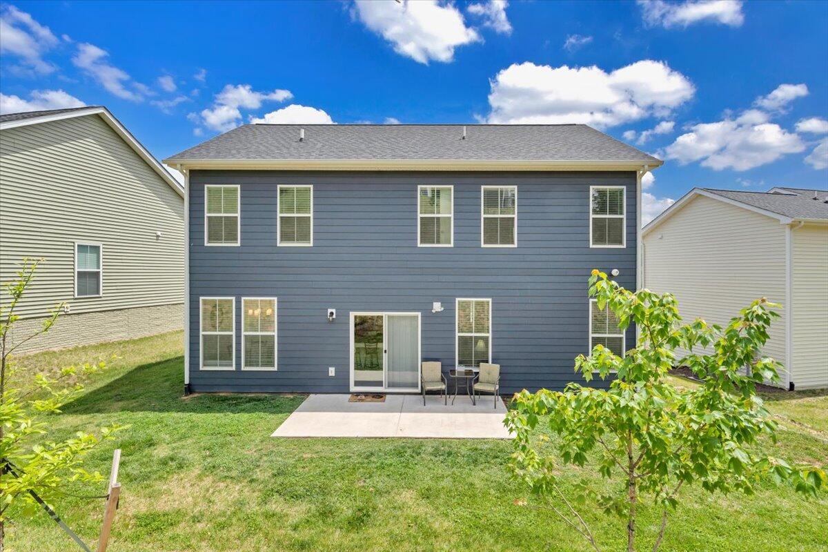 2130 Kings Walk DR NE