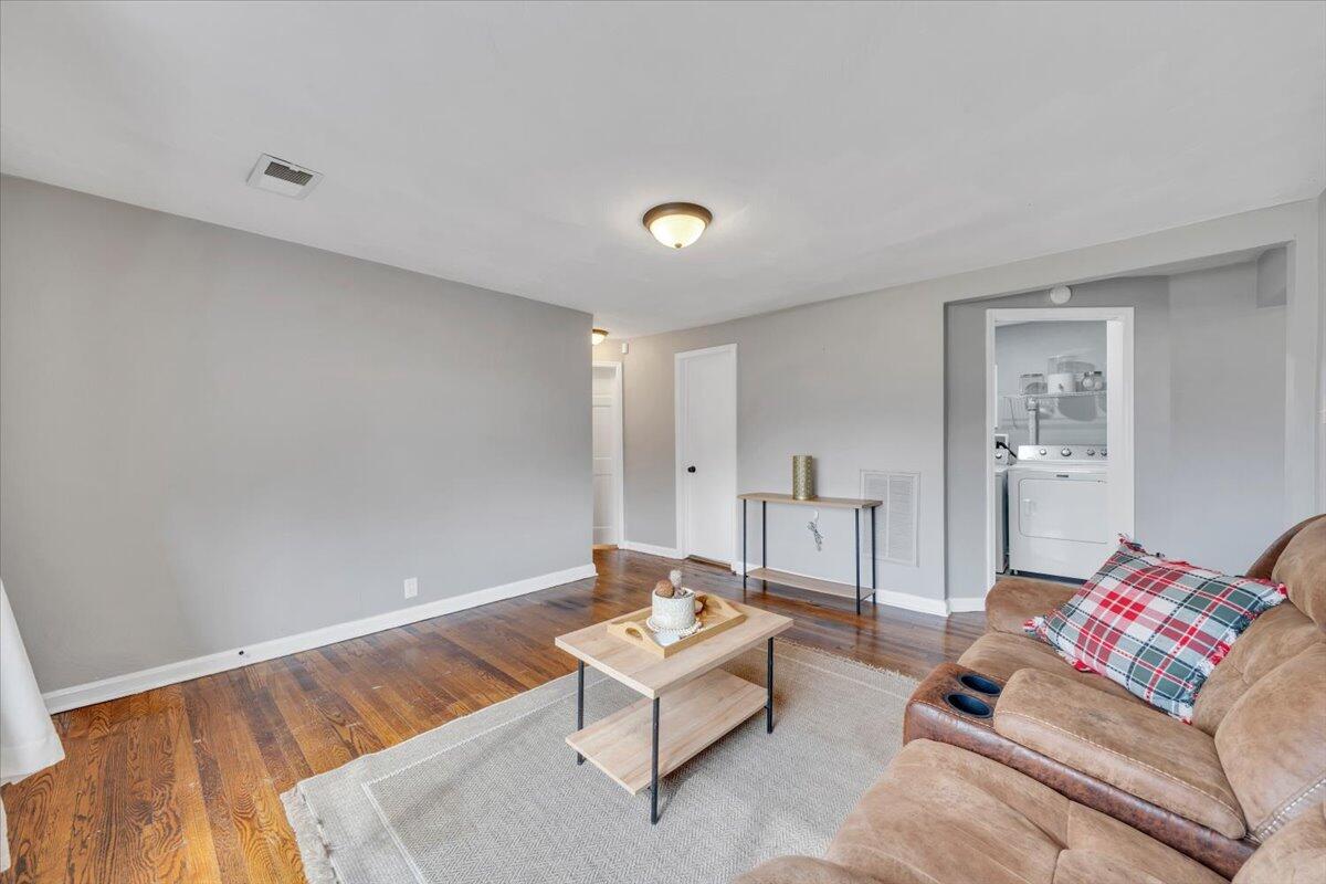 383 Ridge RD