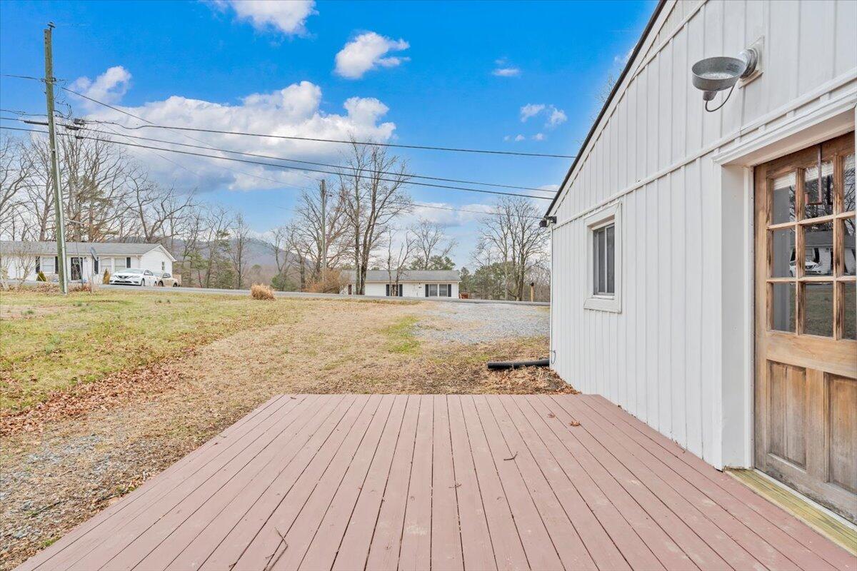 383 Ridge RD